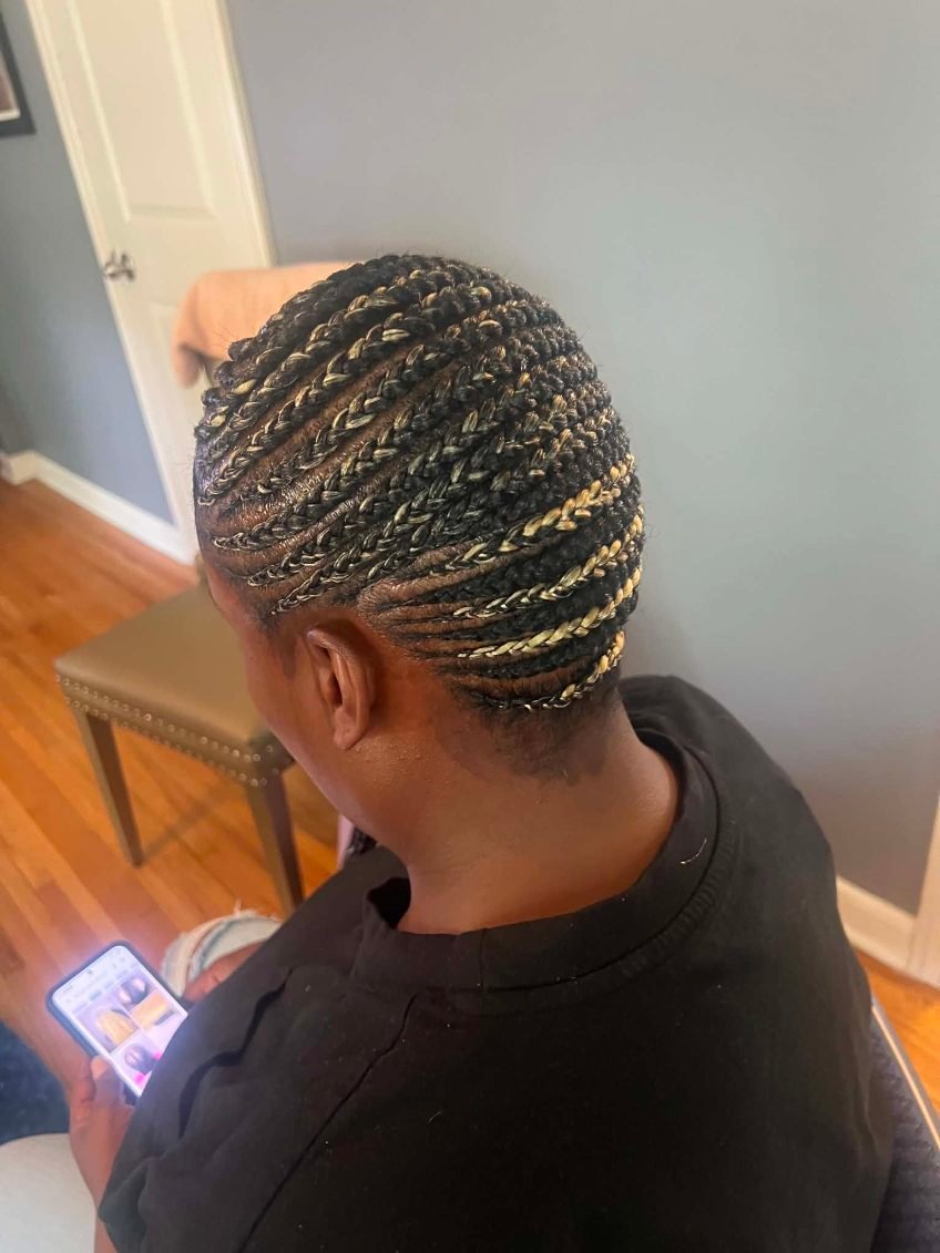 Knotless braids styled at Mariame Hair Braiding Minneapolis.